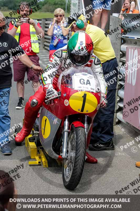 Vintage motorcycle club;eventdigitalimages;mallory park;mallory park trackday photographs;no limits trackdays;peter wileman photography;trackday digital images;trackday photos;vmcc festival 1000 bikes photographs